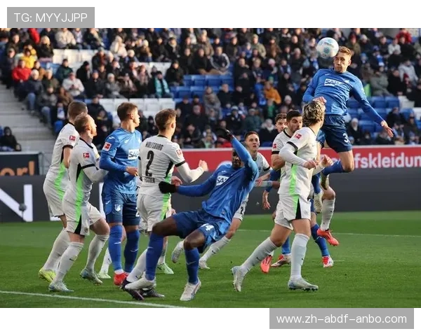 足球比赛中的战术创新与临场应变